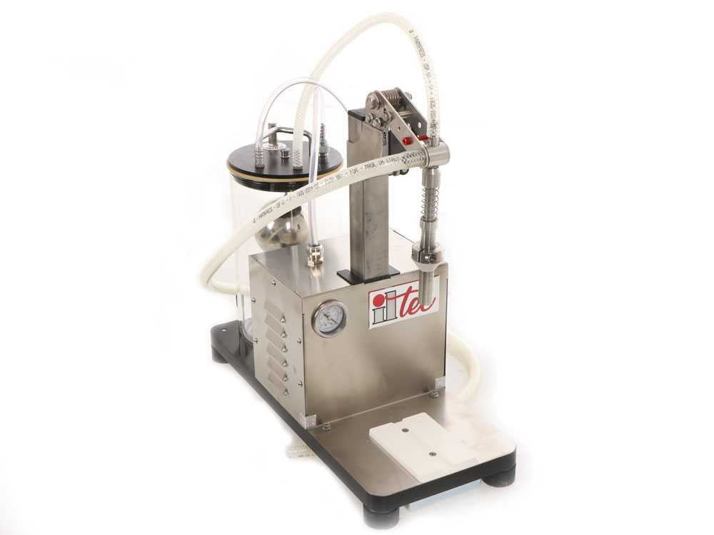 Il-Tec Ultrafiller 1 - Imbottigliatrice a depressione elettrica per liquidi alimentari (nuovo)